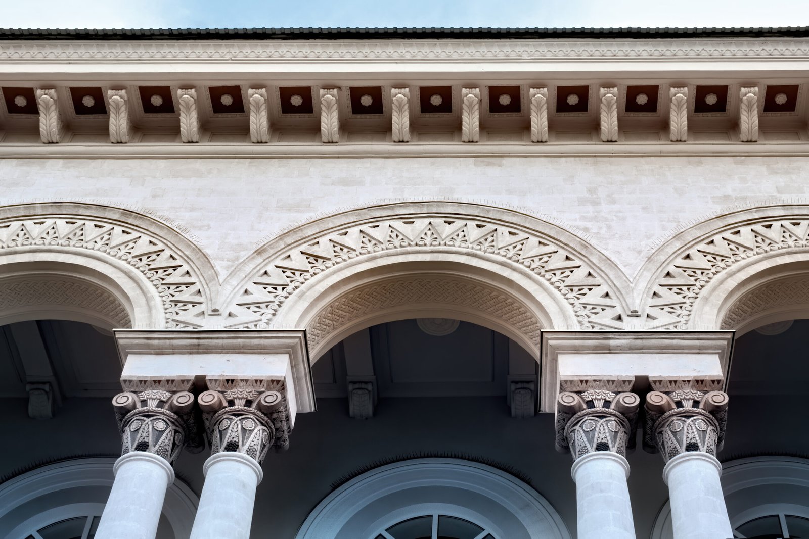 Facade old buildings, image by Freepik